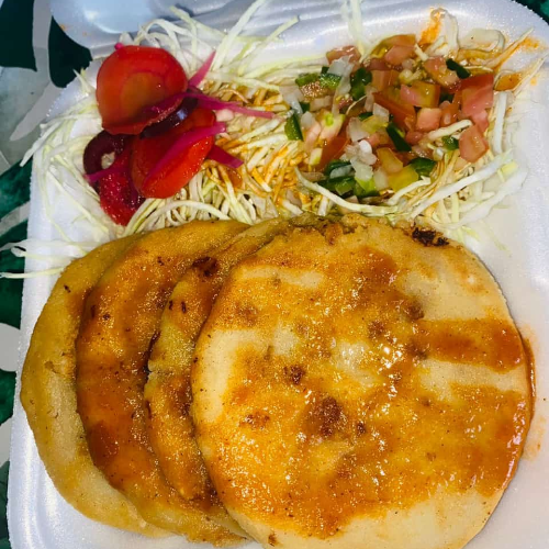 8 Pupusas quesillo y chicharon