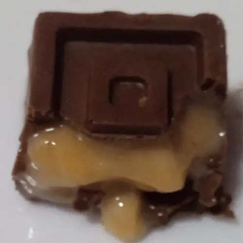 Bombón oscuro relleno