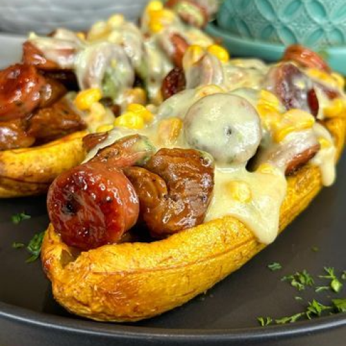 Canoa de platano maduro con carne de res