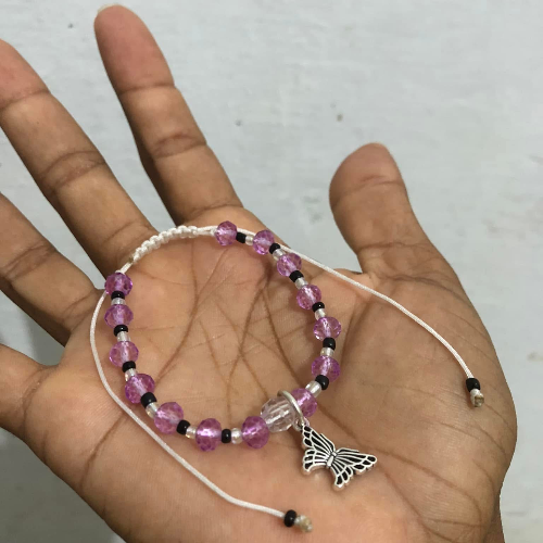 Pulseras de hilo con cristales Swarovski y dijes